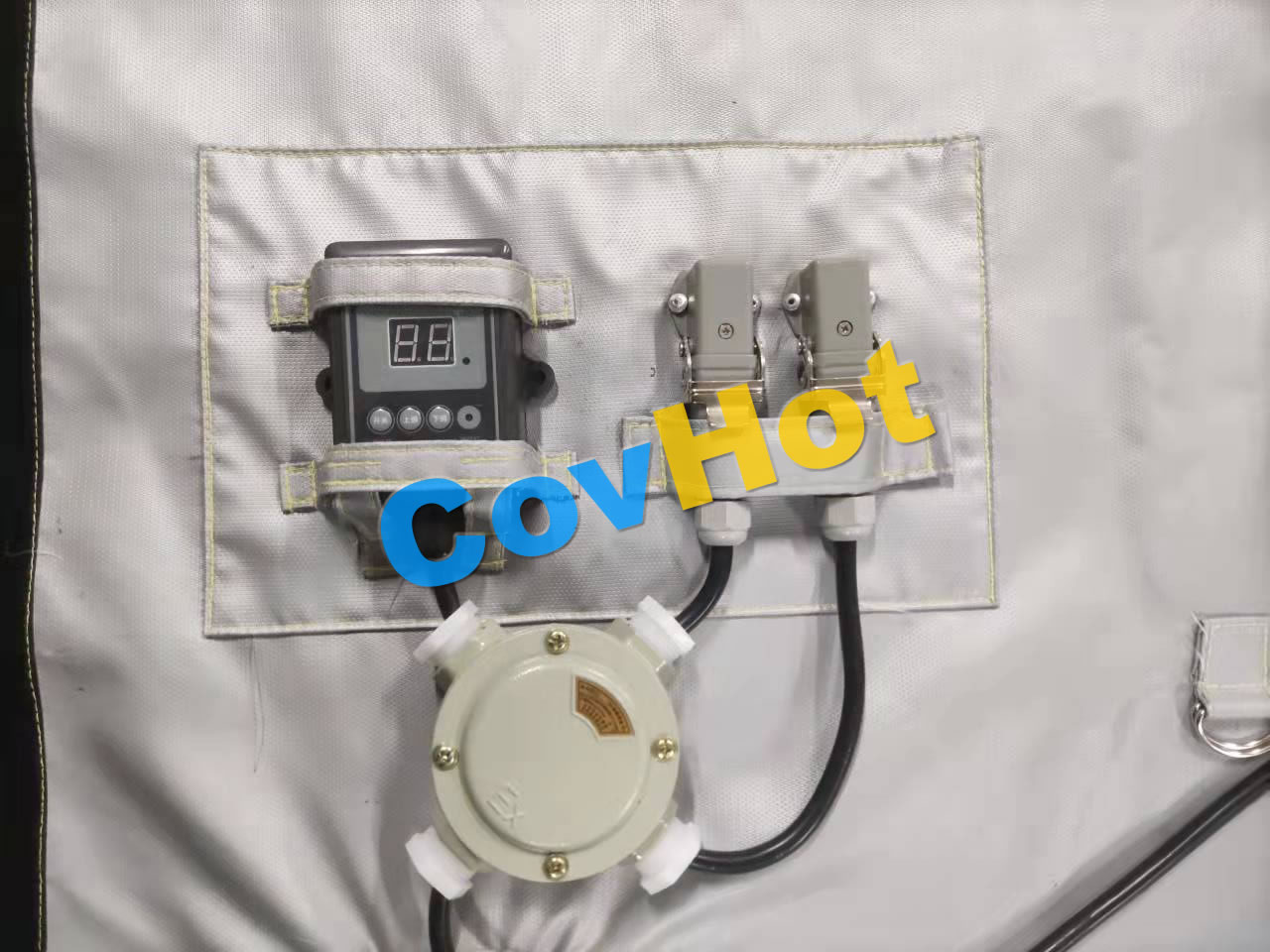電伴熱<a href=http://m.newlichen.cn/e/tags/?tagname=%E4%BF%9D%E6%B8%A9%E5%A5%97 target=_blank class=infotextkey>保溫套</a>